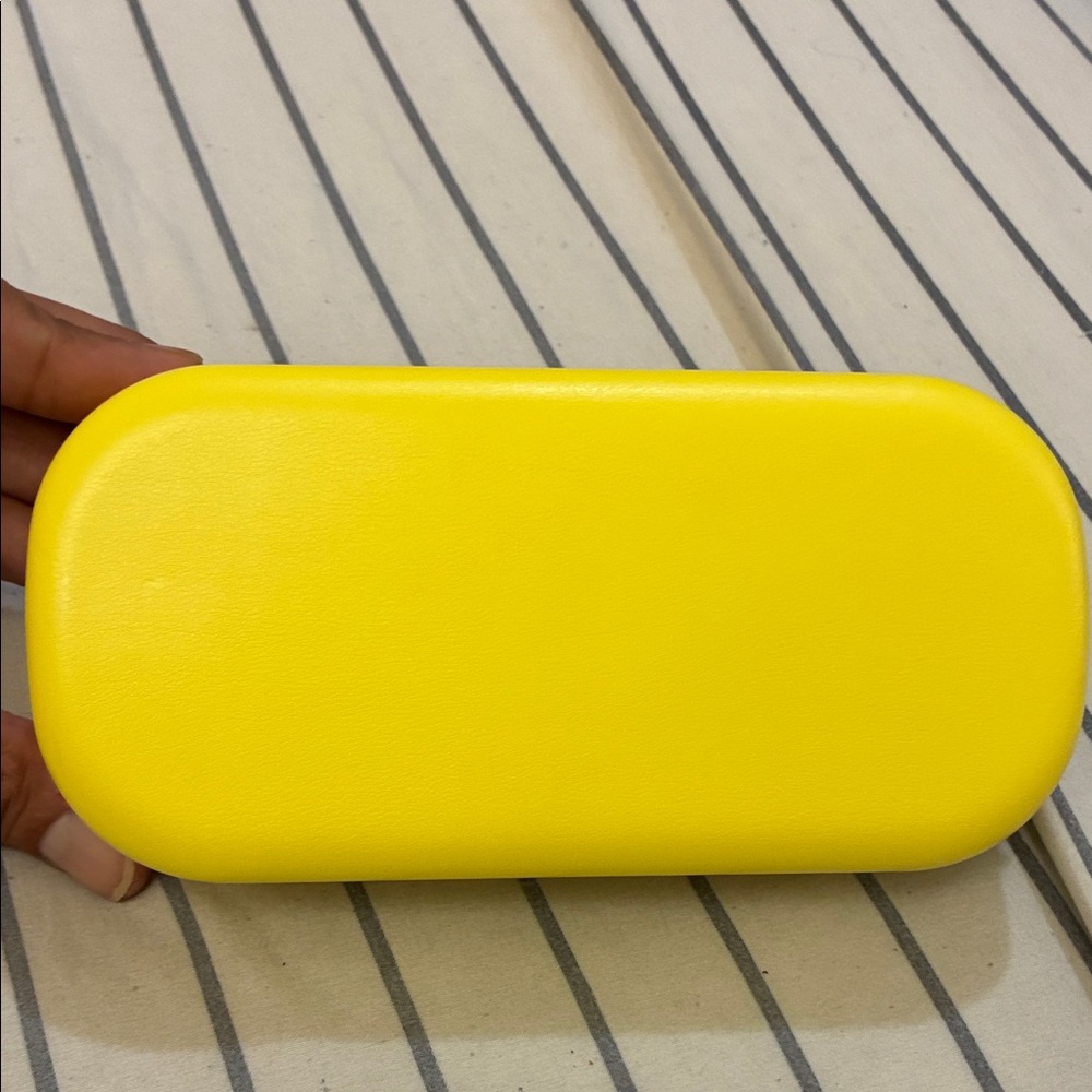 NWOT Marc Jacobs Black Sunglasses with Yellow Case - Picture 6 of 6